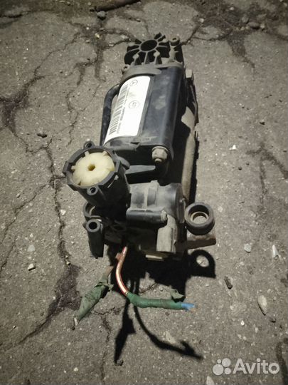 Компрессор пневмоподвески Мерседес w220