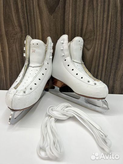 Коньки фигурные Risport Antares 195