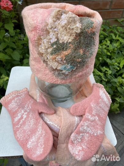 Головные уборы женские зимние