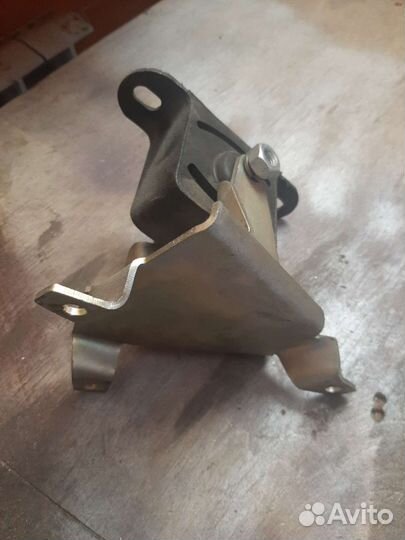 Крепление раздатки дополнительно для нивы 4на4