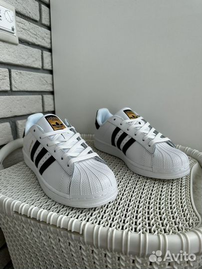 Adidas superstar