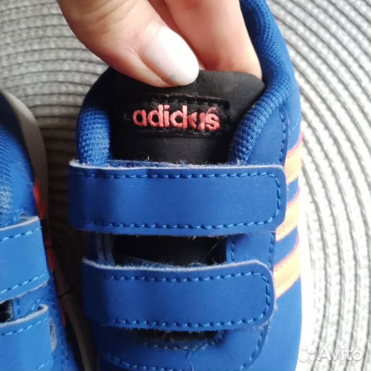 Кроссовки детские adidas 22