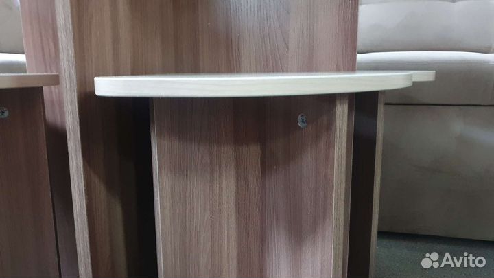 Новый кухонный стол с табуретками