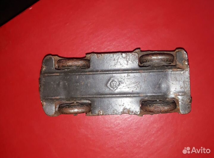 Модель автомобиля, жестяной Москвич 50-е гг