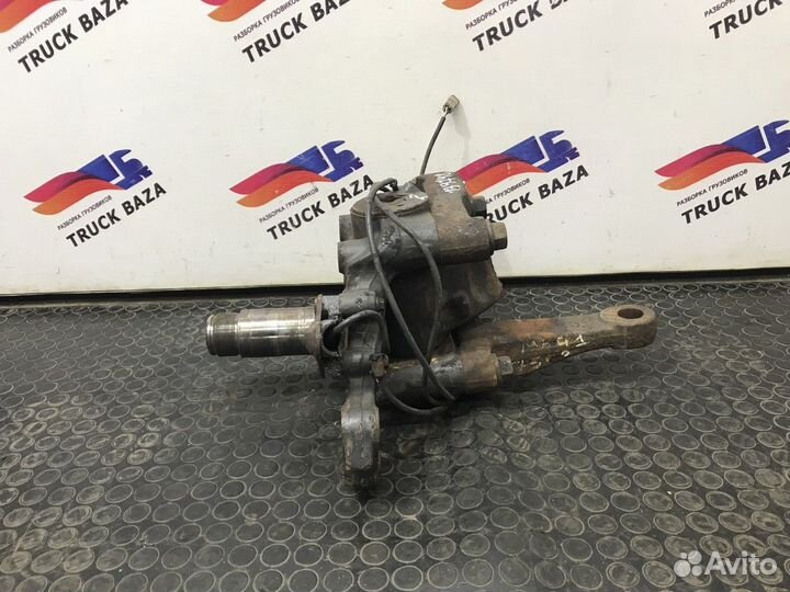 Кулак поворотный передний левый