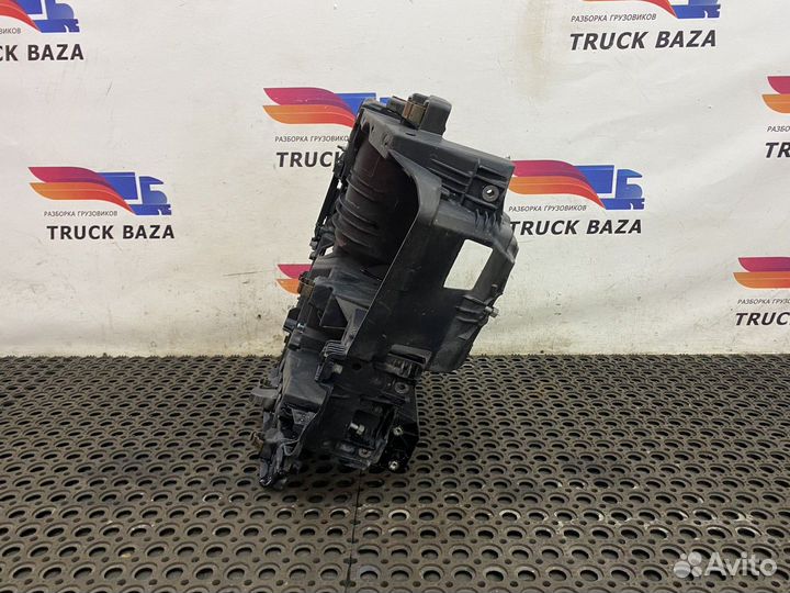 Кронштейн фары правой Man TGX