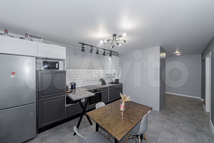 3-к. квартира, 92,5 м², 8/16 эт.