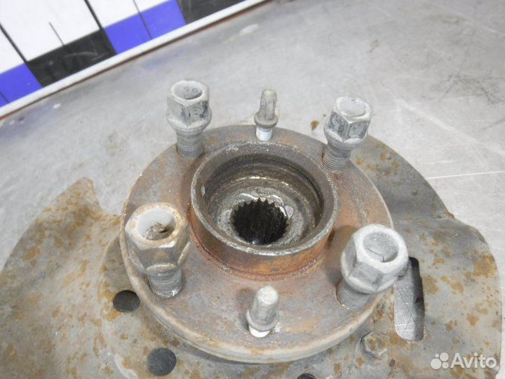 Кулак передний правый Лада Калина 2 11186 2014