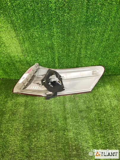 Фонарь задний левый toyota camry