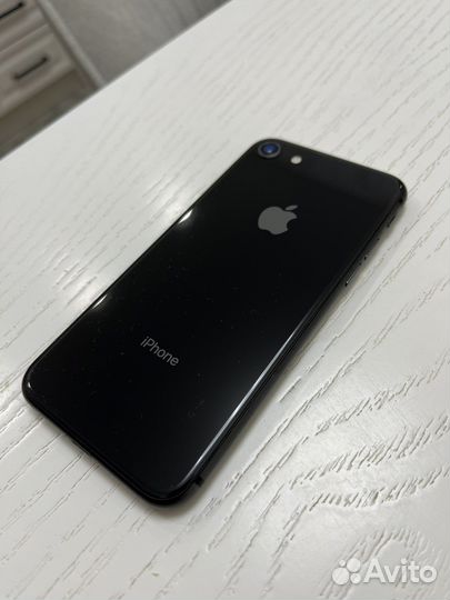 Телефон iPhone 8 64 gb