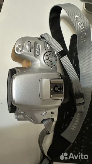Фотоапарат Canon EOS 200d