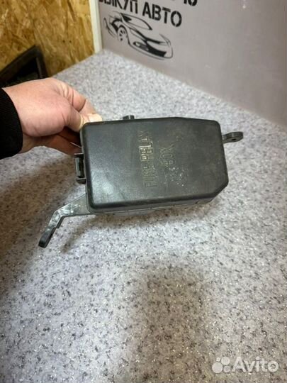 Блок предохранителей под капот Hyundai Getz