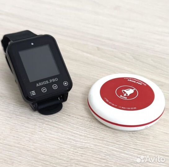 Кнопка вызова персонала и часы в салон красоты