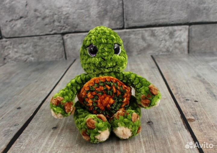 Вязаные игрушки из велюровой пряжи