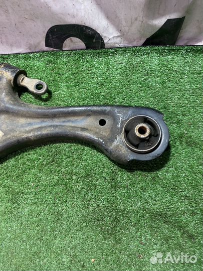 Передний левый рычаг Hyundai Tucson 4