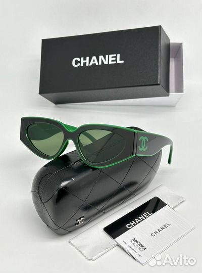 Солнцезащитные очки Chanel