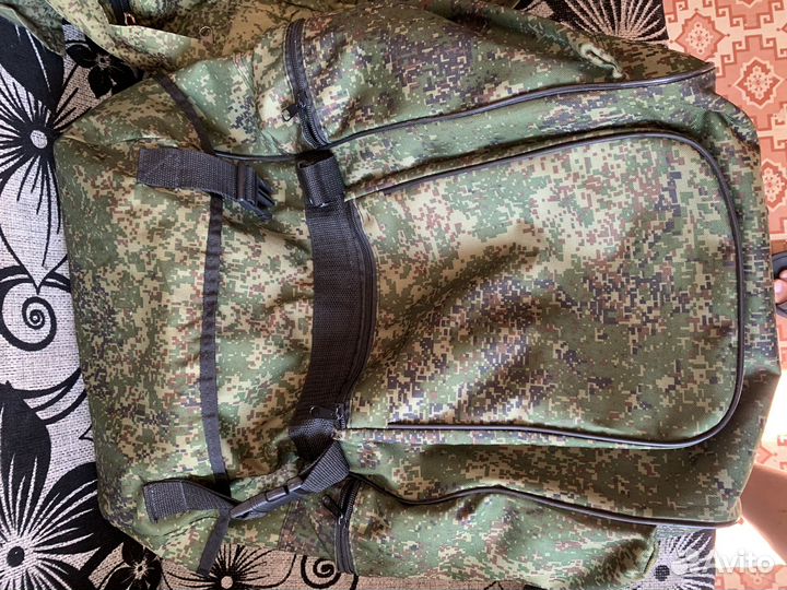 Военая фуражка, три военных сумки