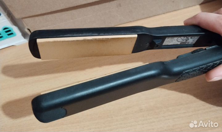 Утюжок (плойка, выпрямитель) для волос керамика