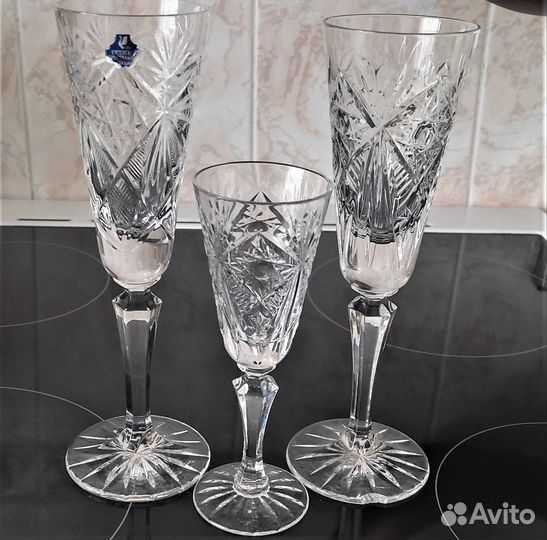 Хрусталь: высокие фужеры, 2 шт- 22 см., 1шт-16 см