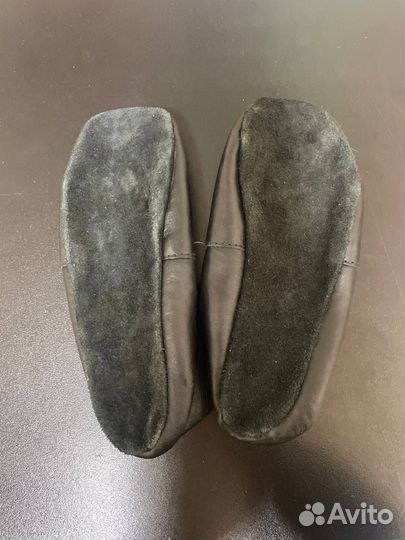 Чешки 18 см новые черные кожаные