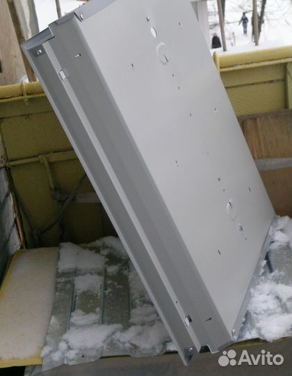 Светильник потолочный на 4 люминисцентные лампы