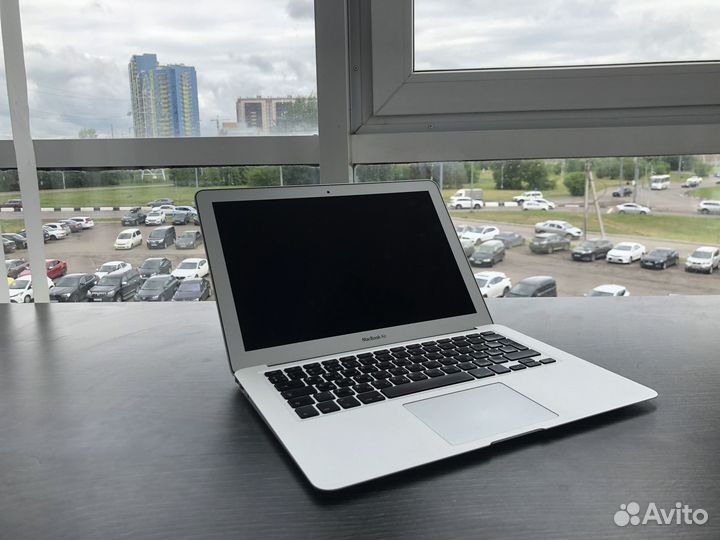 Apple MacBook Air 13 Intel i7, 250 Gb, 4 Gb (1369)