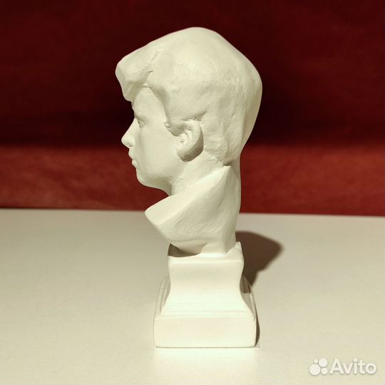 Гипсовый бюст Есенина