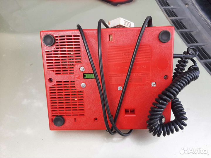 Красный телефон