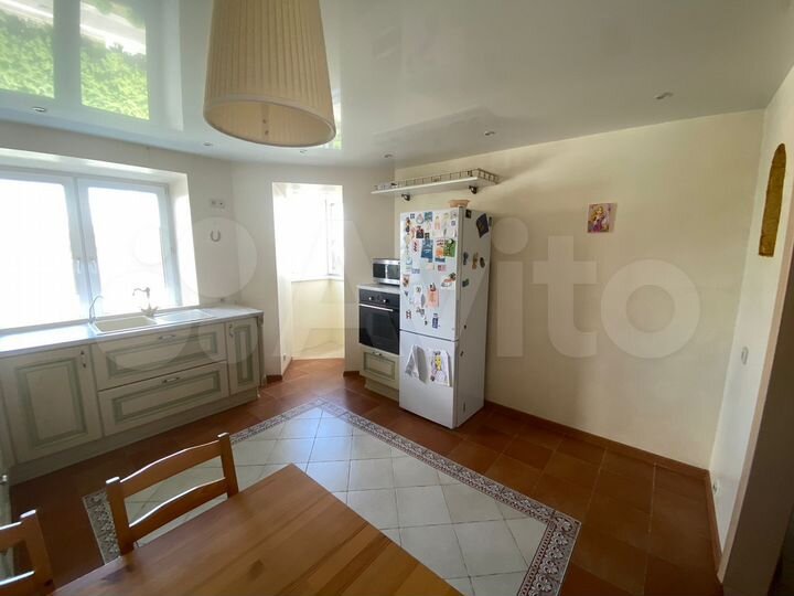 2-к. квартира, 72 м², 7/10 эт.