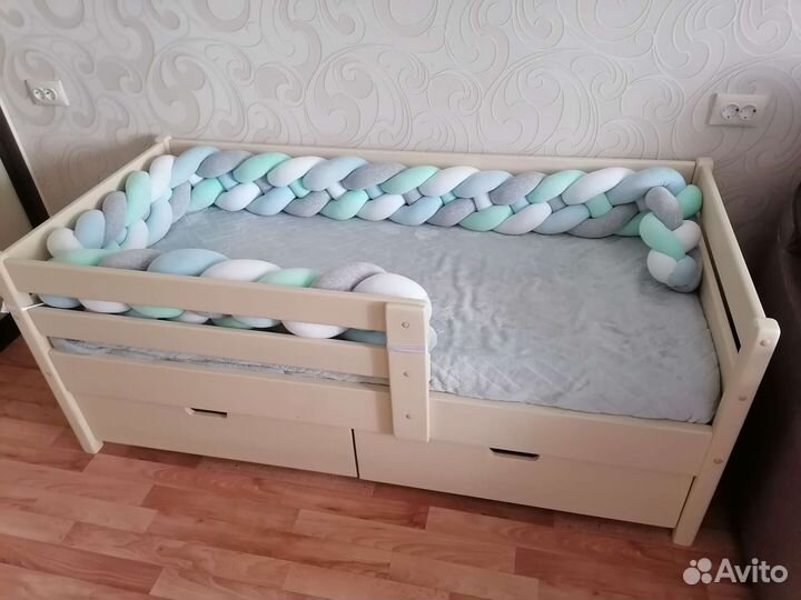 Детская кровать с матрасом