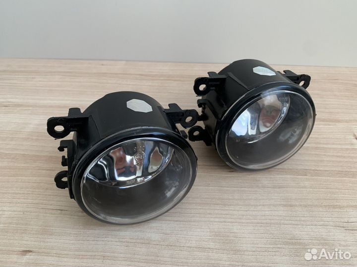 Фары противотуманные новые Рено Сандеро Логан