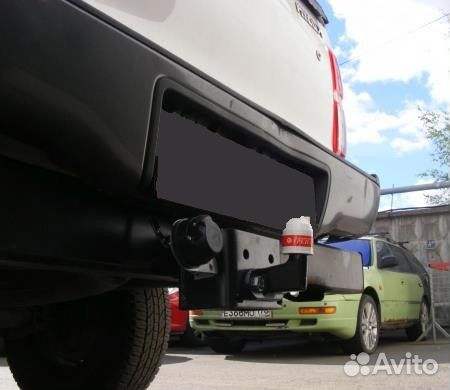 Фаркоп на Toyota Hilux 2005–2015