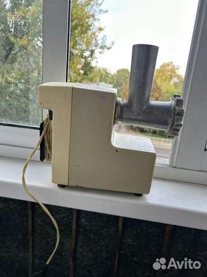 Мясорубка электрическая бу Флора