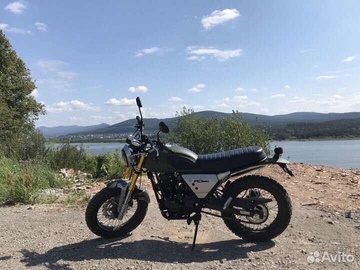 Racer triumph