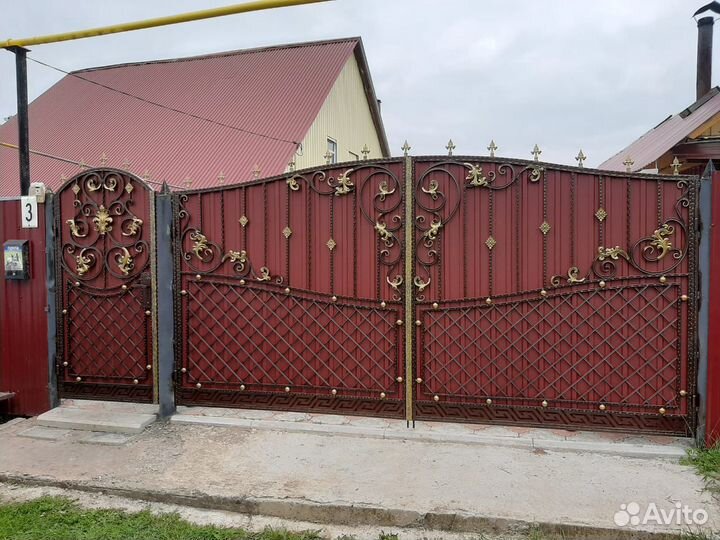 Ворота с элементами ковки