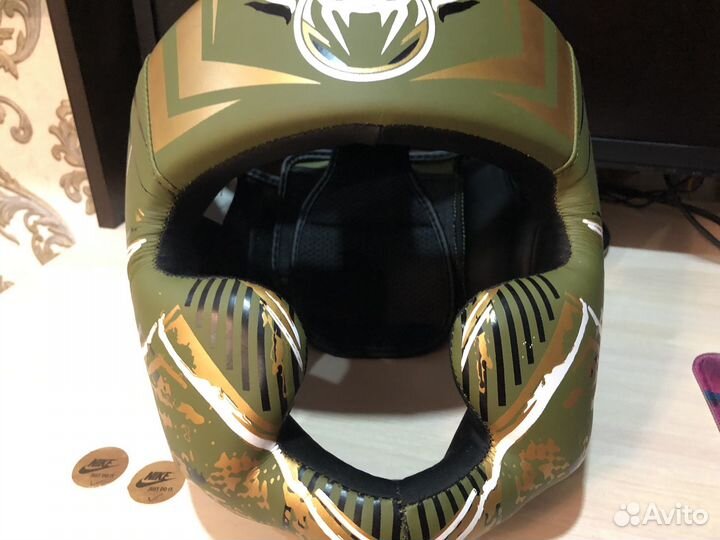 Боксерский шлем venum