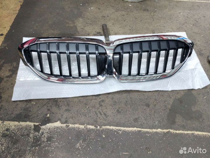 Решетка радиатора BMW