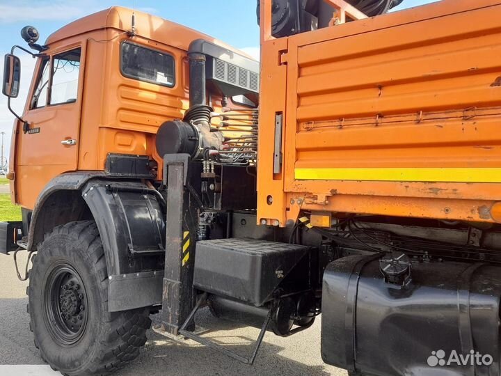 Аренда и услуги манипулятора-вездехода, стрела 6.5 т, 20 м, борт 10 т, 6.2 м