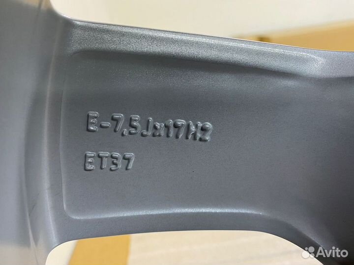 Новые оригинальные диски Audi A6, C7, R17