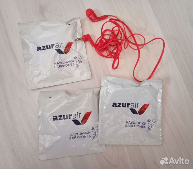 Наушники красные новые
