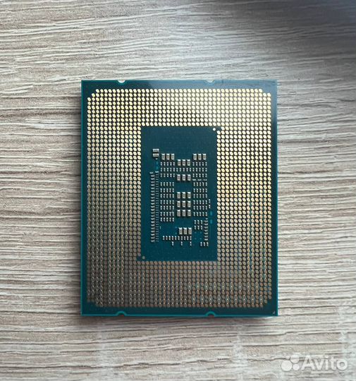 Процессор Intel Core i5-12400