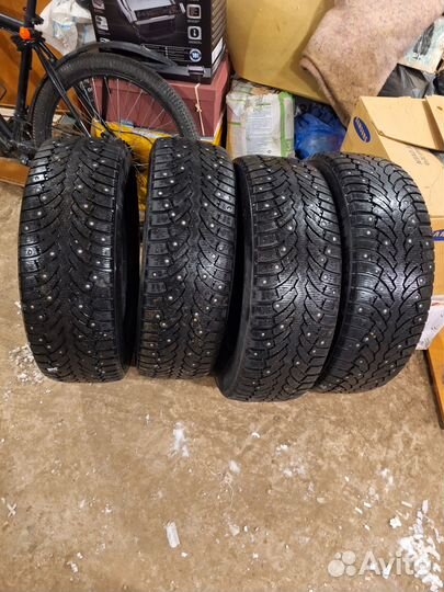 Pirelli Formula Ice 215/70 R16 100T