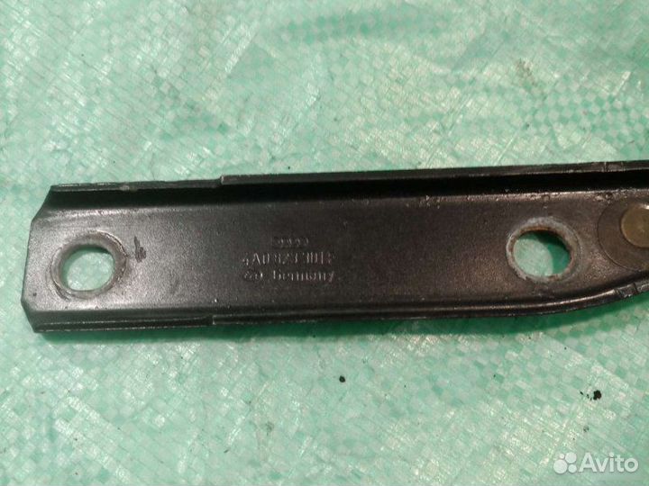 Петля капота левая Audi А6 С4