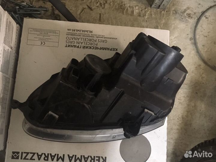 Правая оригинальная фара гольф5/джетта5