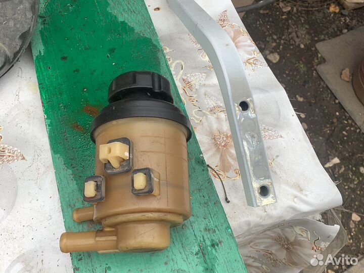 Бачок гидроусилителя на hyundai solaris