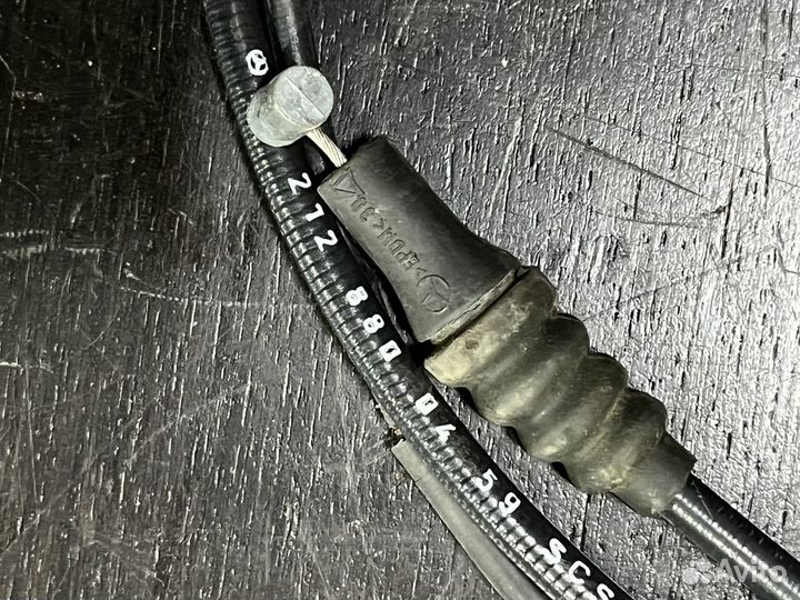 Трос капота мерседес w212