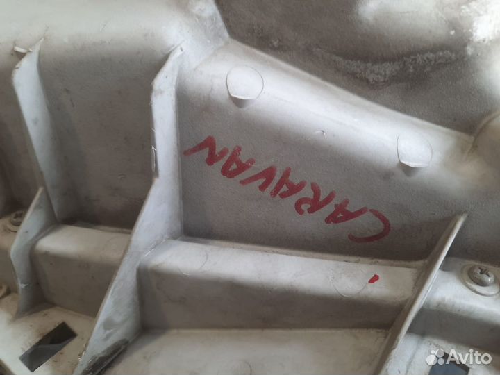 Фары передние Nissan Caravan VWE25 оригинал