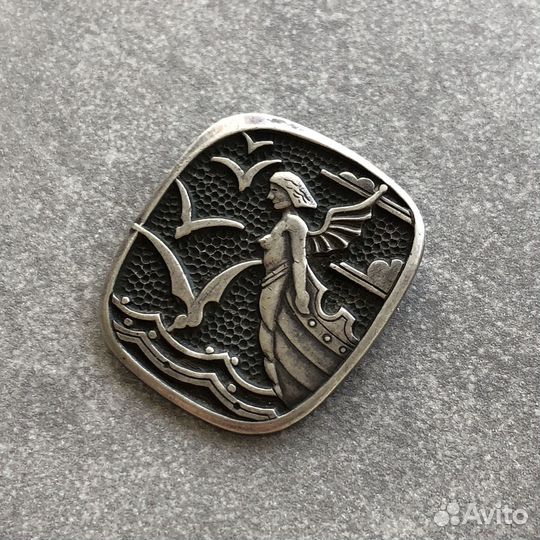 Редкая серебряная брошь богиня Паллада. 875пр