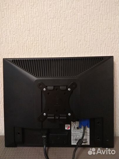 Монитор Samsung SyncMaster 740n