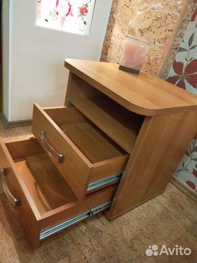 Тумба прикроватная